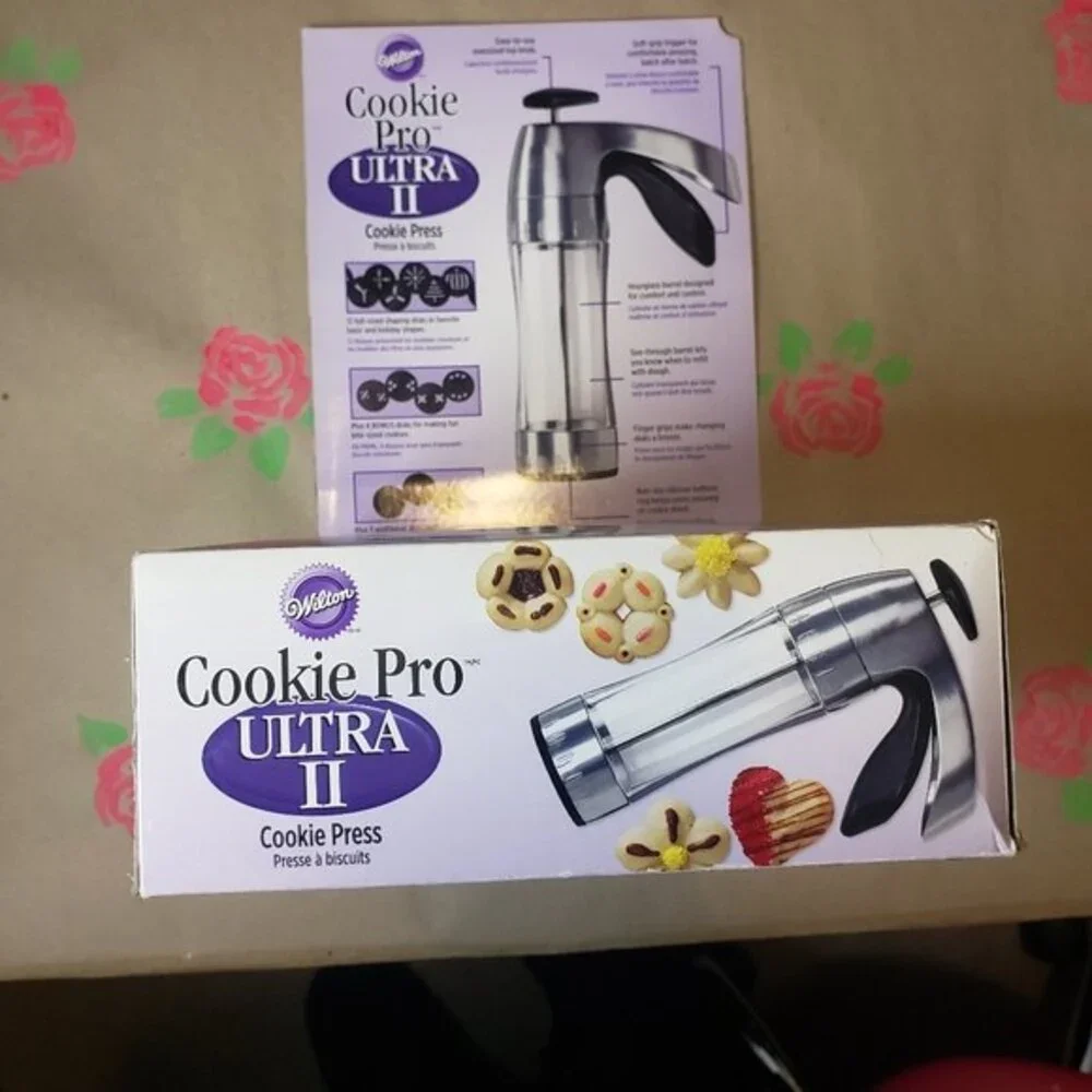 Wilton Cookie Pro Ultra II With 18 Disks